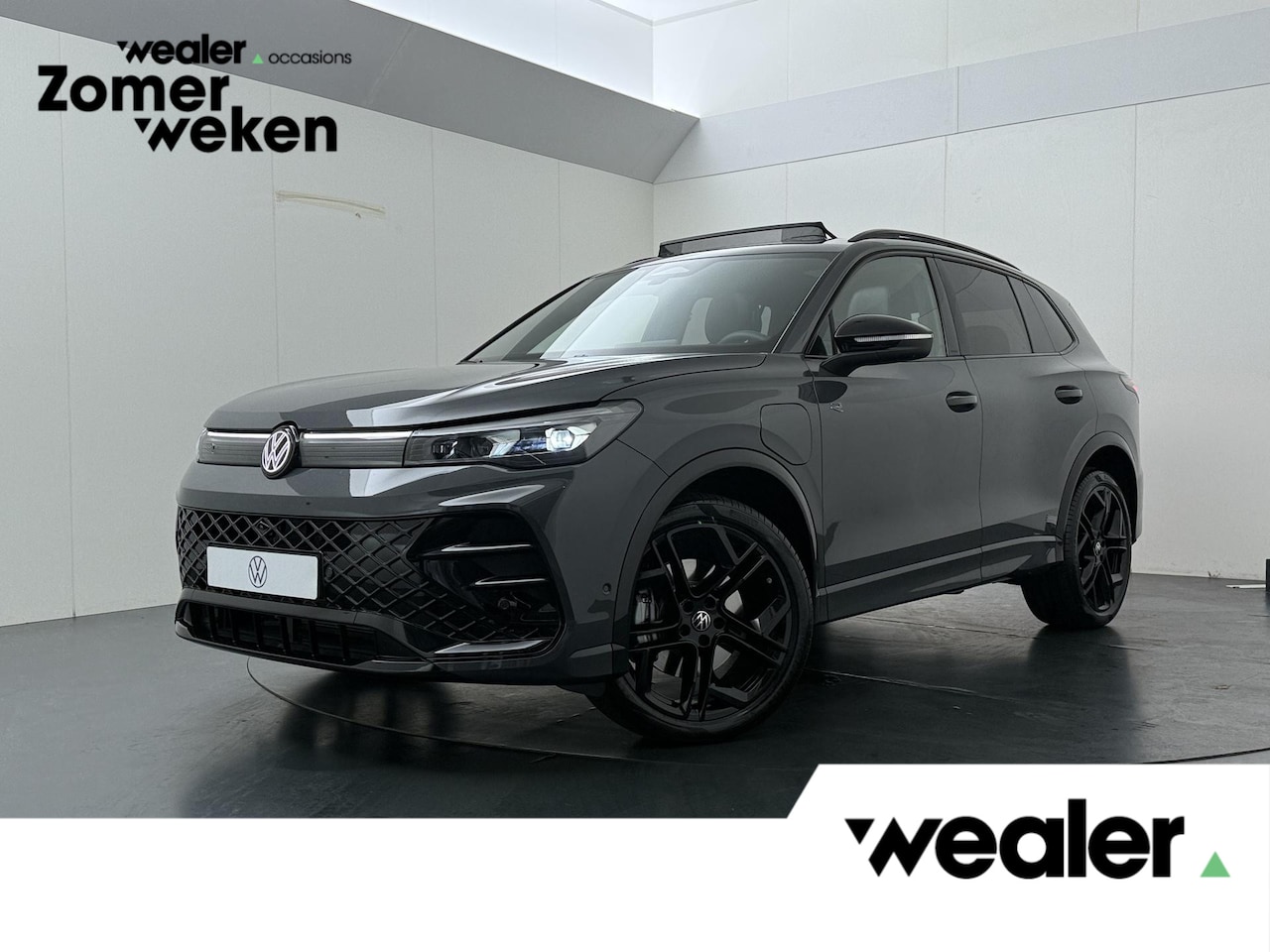 Volkswagen Tiguan - 1.5 eHybrid R-Line Edition | 272 PK | SoH 100% | Trekhaak wegklapbaar | Adaptive Cruise Co - AutoWereld.nl