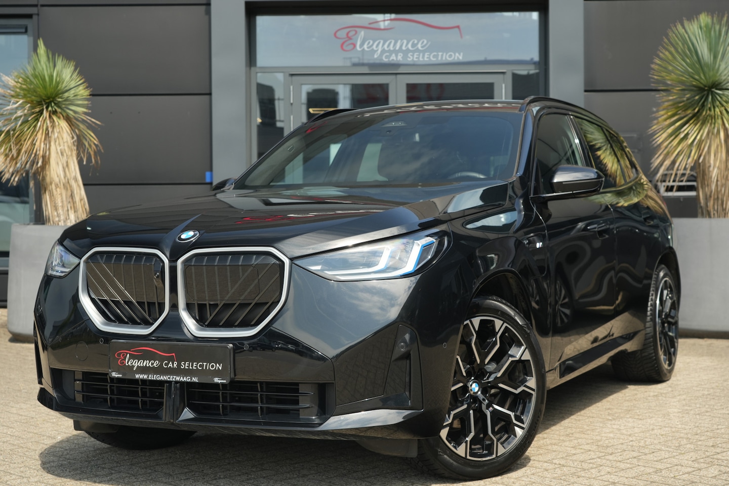 BMW X3 - 30e xDrive M Sport | 300PK | Pano | HUD | 360° | Harman Kardon | 20" | Keyless | Driving A - AutoWereld.nl