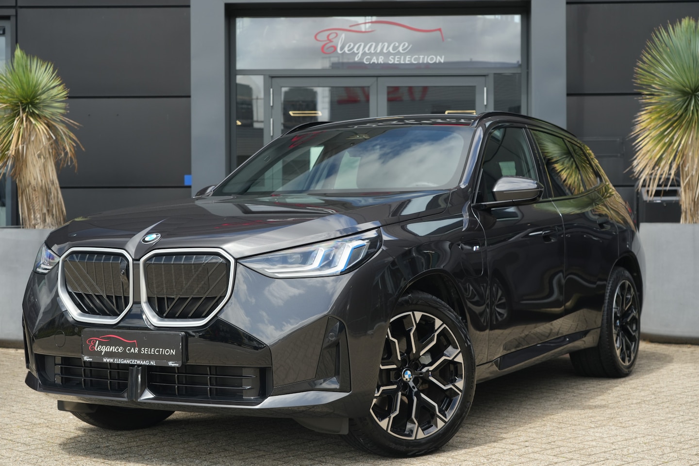 BMW X3 - 30e xDrive M Sport | 300PK | Pano | HUD | 360° | Harman Kardon | 20" | Keyless | Driving A - AutoWereld.nl