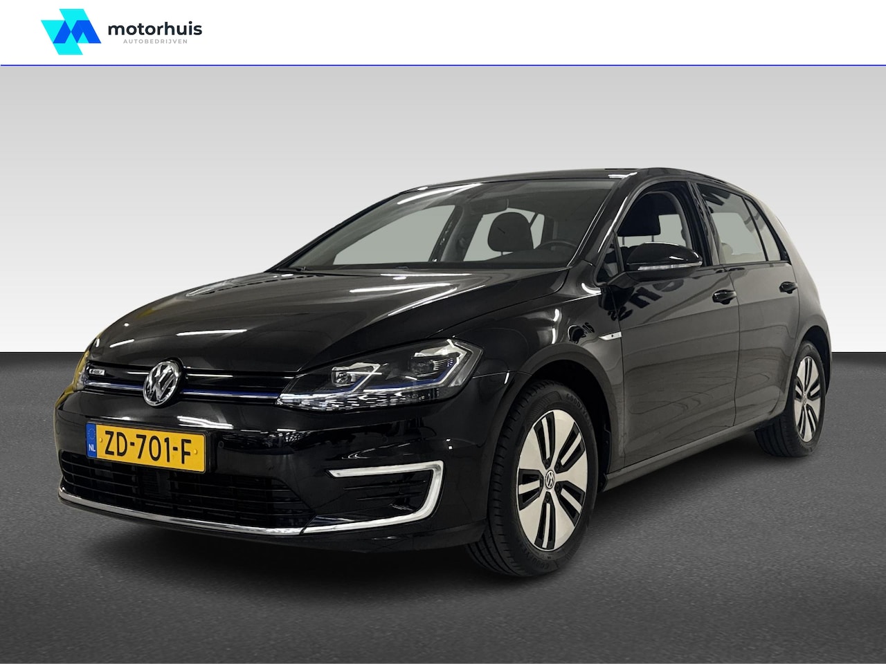Volkswagen e-Golf - | Achteruitrijcamera | Bots herkenning en activatie | Comfortstoel(en) - AutoWereld.nl