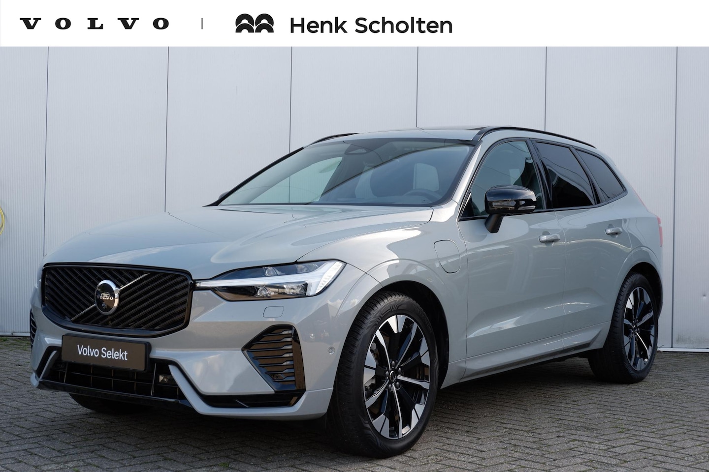 Volvo XC60 - 2.0 T6 Plug-in hybrid AWD Ultra Dark | Luchtvering | Trekhaak | Panoramadak | Head up disp - AutoWereld.nl