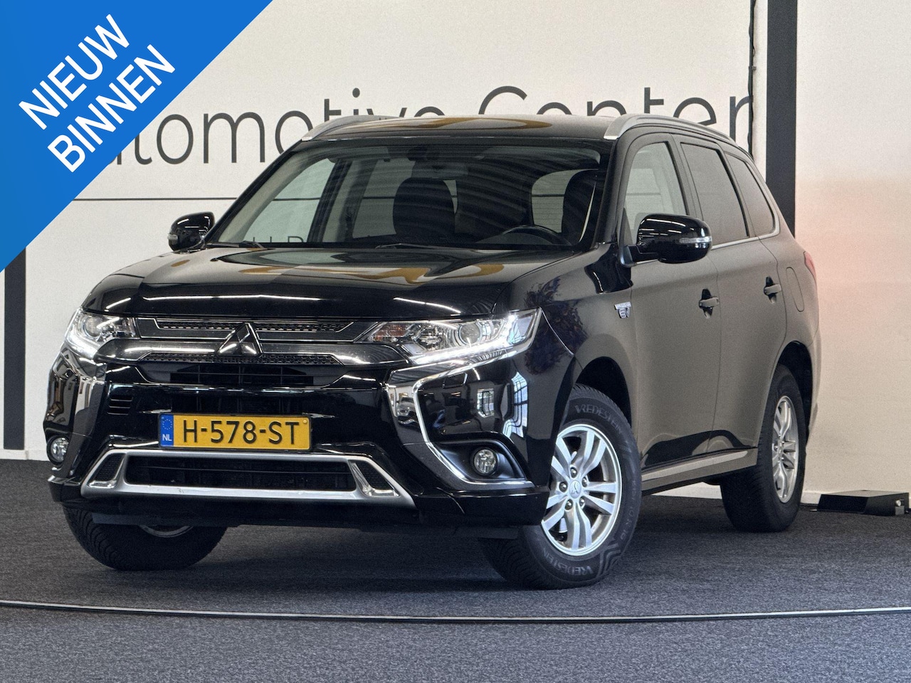 Mitsubishi Outlander - 2.4 PHEV Pure | CAMERA | STOELVERWARMING | KEYLESS - AutoWereld.nl