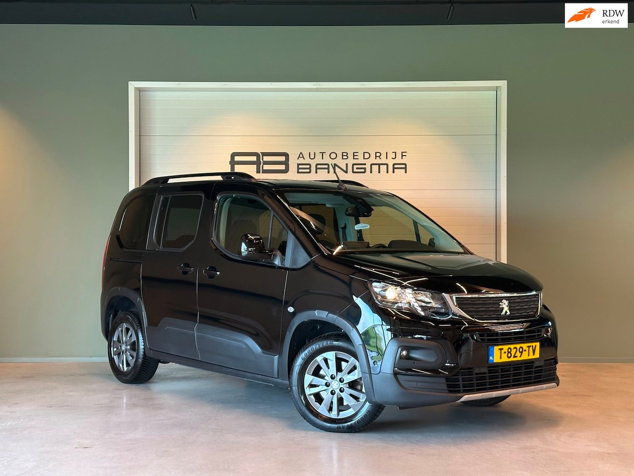 Peugeot Rifter - 1.2 Puretech AUTOMAAT ALLURE-uitv|NAVIGATIE + CAMERA|CLIMA AIRCO|LM-VELG|CRUISE CONTROL|AP - AutoWereld.nl