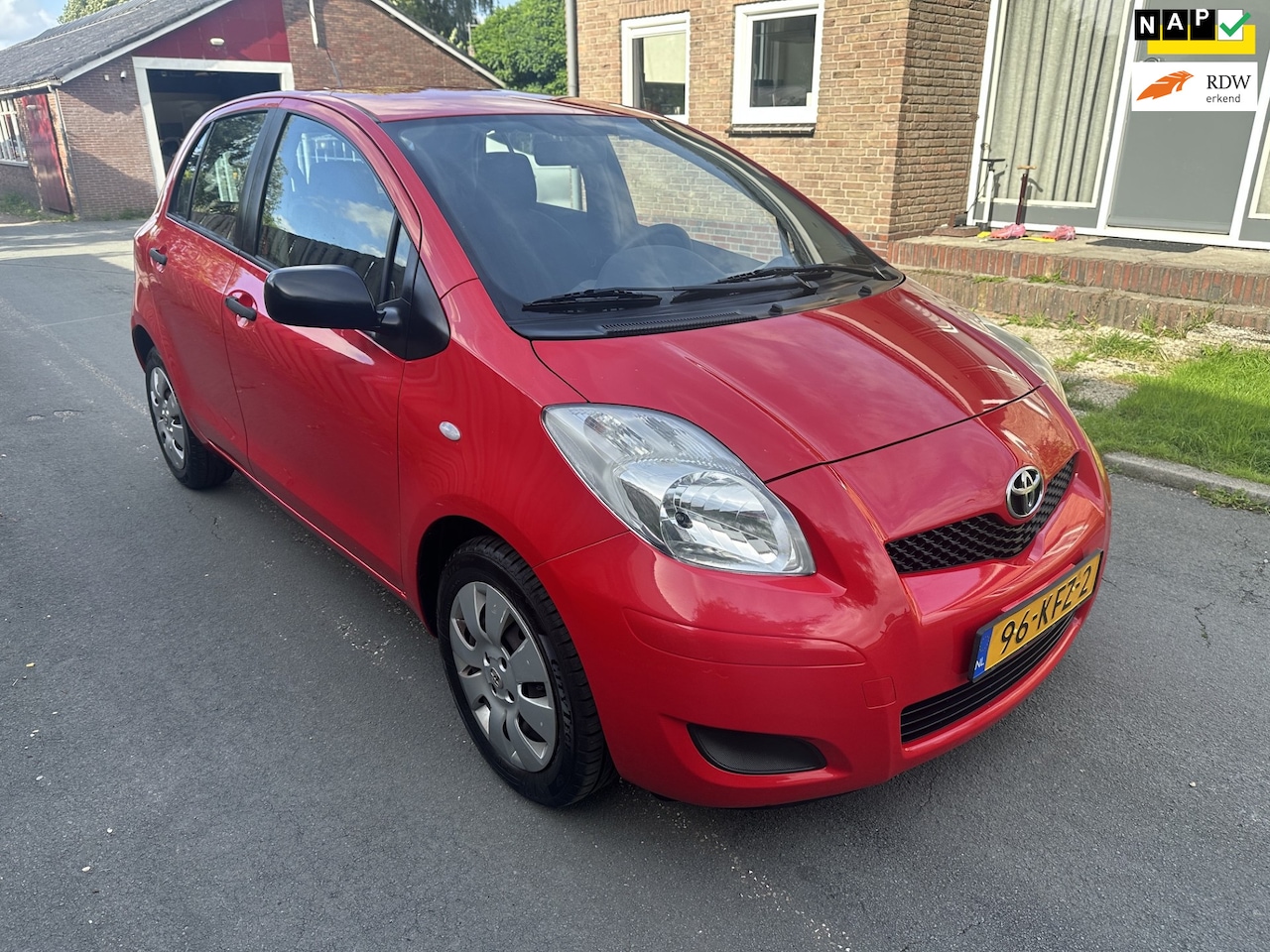 Toyota Yaris - 1.3 VVTi Comfort AIRCO/EL RAMEN/DEALER ONDERHOUD - AutoWereld.nl