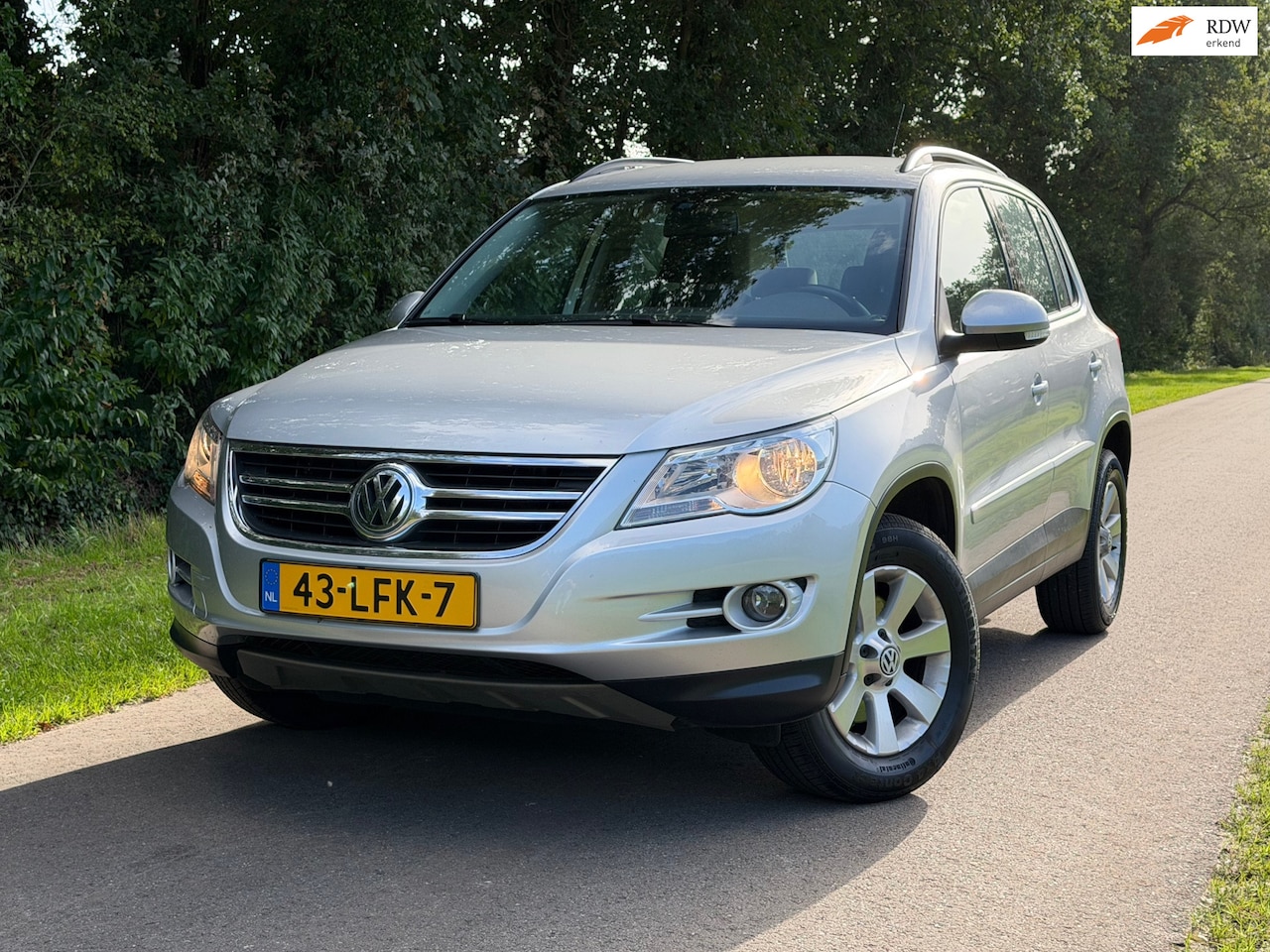 Volkswagen Tiguan - 2.0 TDI Track&Field 4Motion | " 97.000 " KM + DSG + Cruise Nu € 8.950,- !!! - AutoWereld.nl