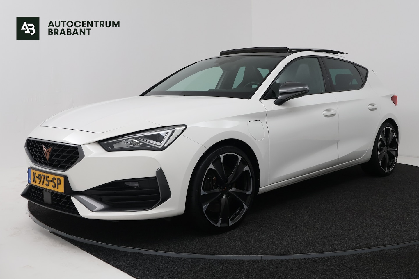 CUPRA Leon - 1.4 e-Hybrid VZ Adrenaline (PANORAMADAK, STOEL/STUUR VERWARMING, CRUISE CONTROL ADAPTIEF) - AutoWereld.nl