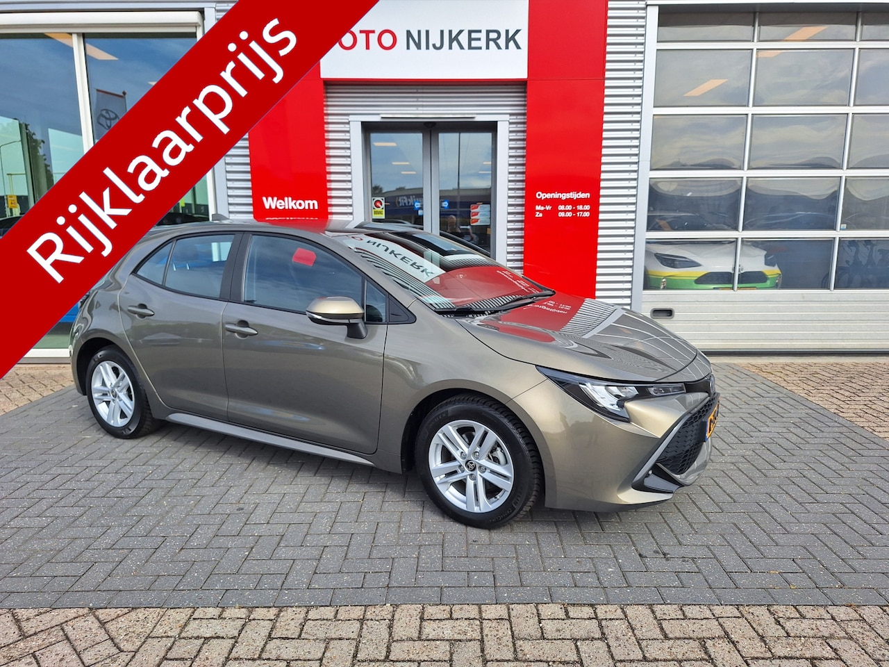 Toyota Corolla - Hybrid 140 Active met trekhaak - AutoWereld.nl