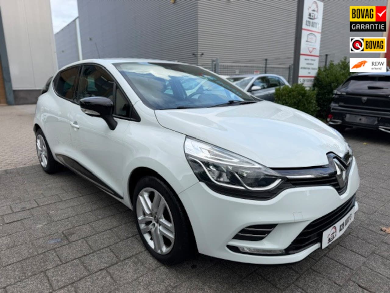 Renault Clio Estate - 0.9 TCe Limited|Keyless|Cruise contr|Park contr|Stuurbekrach - AutoWereld.nl