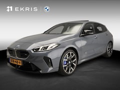 BMW 1-serie - 5-deurs M135 xDrive | M-Sportpakket | LED | Navigatie | Panoramadak | Elektr. zetels | DAB