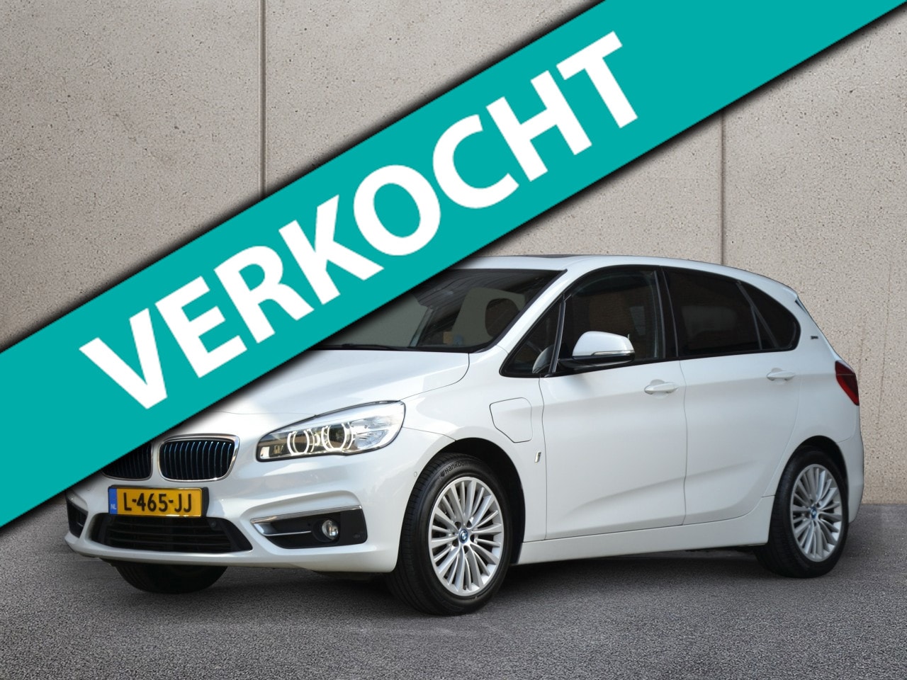 BMW 2-serie Active Tourer - 225xe iPerformance High Executive | Panoramadak | Leder | Trekhaak - AutoWereld.nl