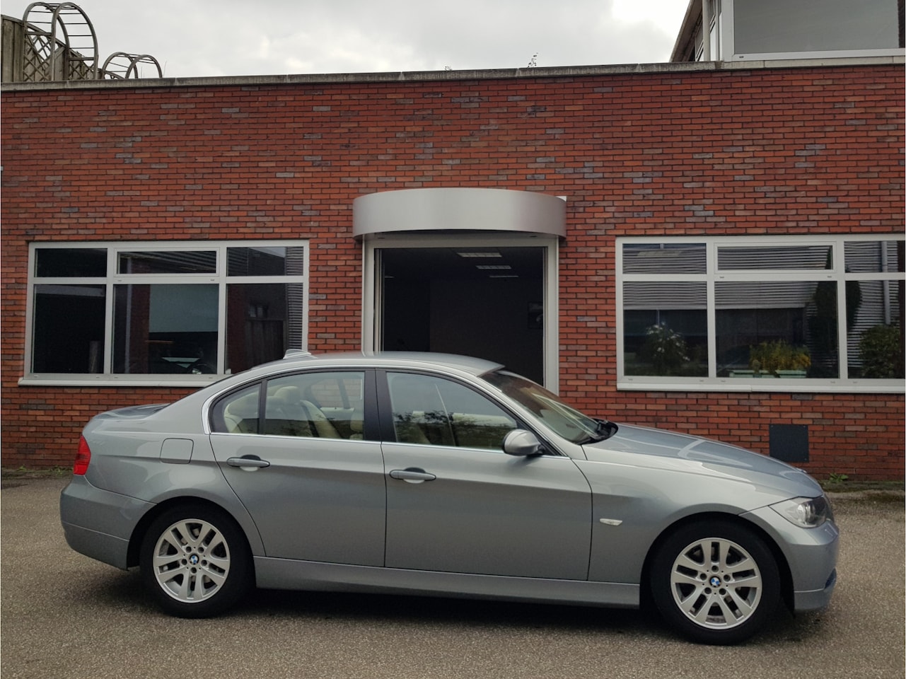 BMW 3-serie - 325i Aut 1e Eig Leder Navi Xenon Ecc - AutoWereld.nl