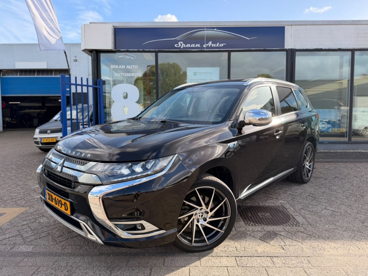 Mitsubishi Outlander - 2.4 PHEV Intense+ | PANO | LEER | CARPLAY | 360''CAMERA | - AutoWereld.nl