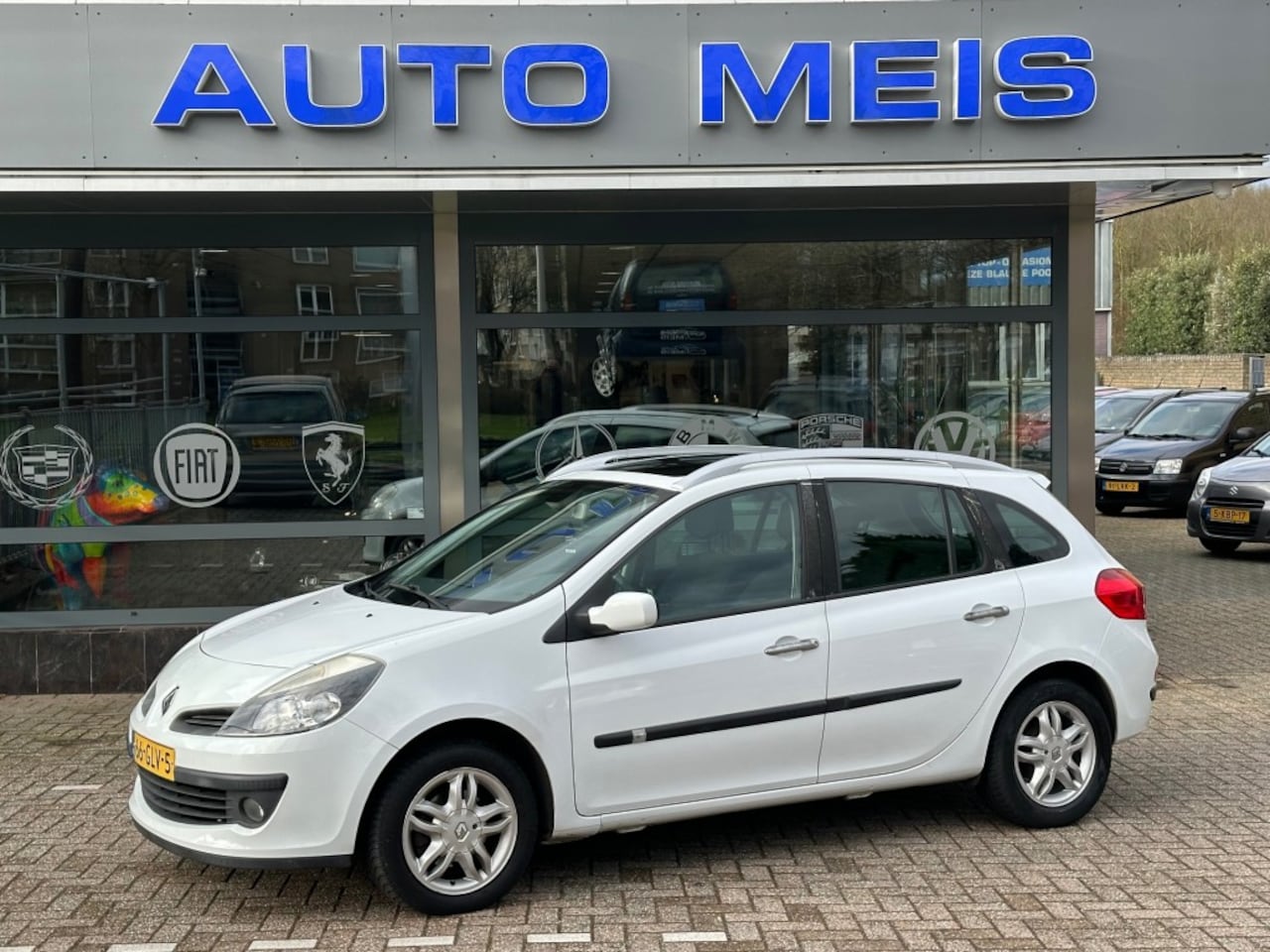 Renault Clio - 1.2 TCE Airco Cruise Panorama trekhaak NAP-Autopas Deze auto loop soms in nood ALLEEN VOO - AutoWereld.nl