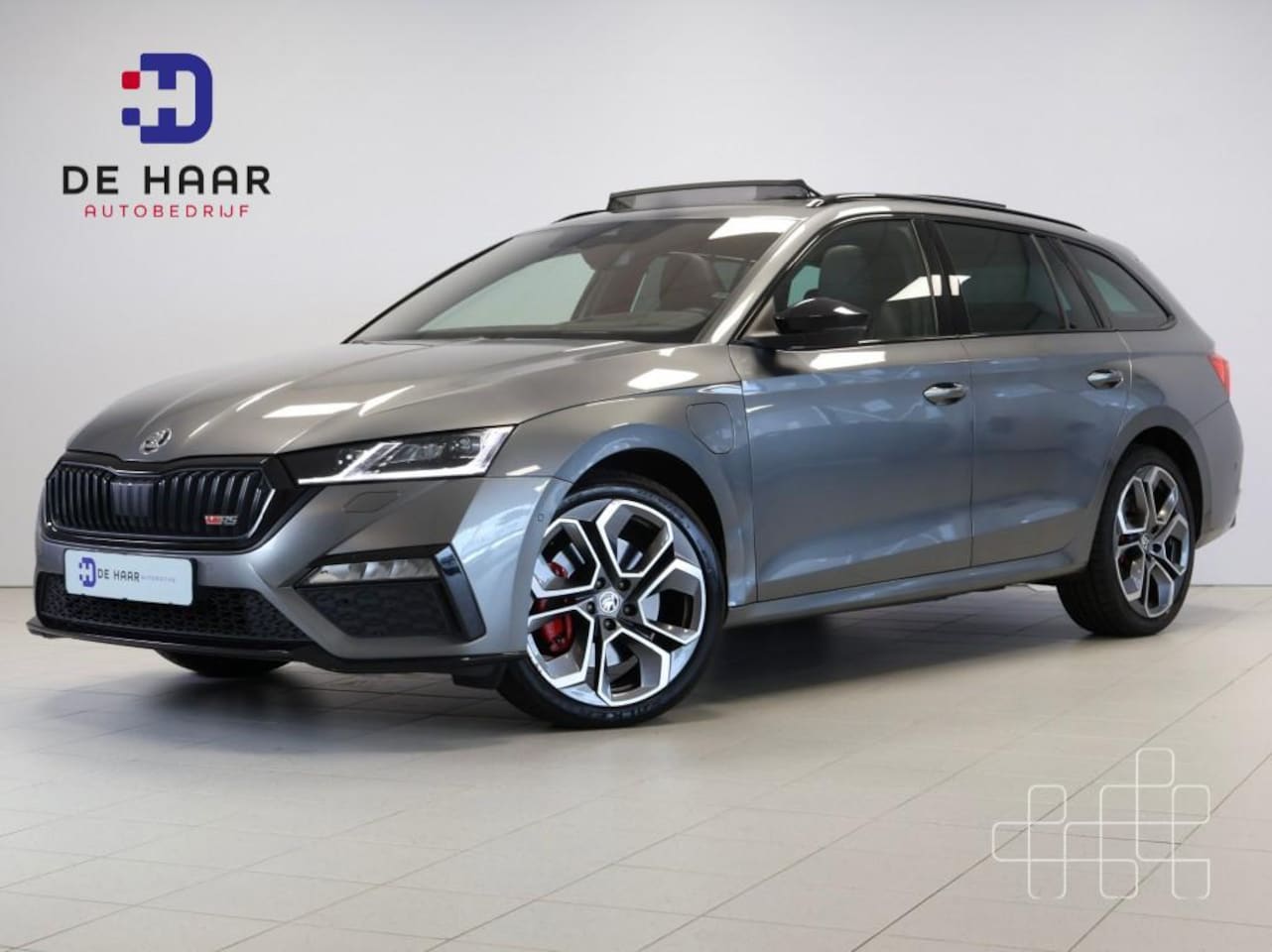 Skoda Octavia Combi - Combi 1.4 TSI iV RS - Schuif/Kanteldak - Trekhaak - Leer - AutoWereld.nl