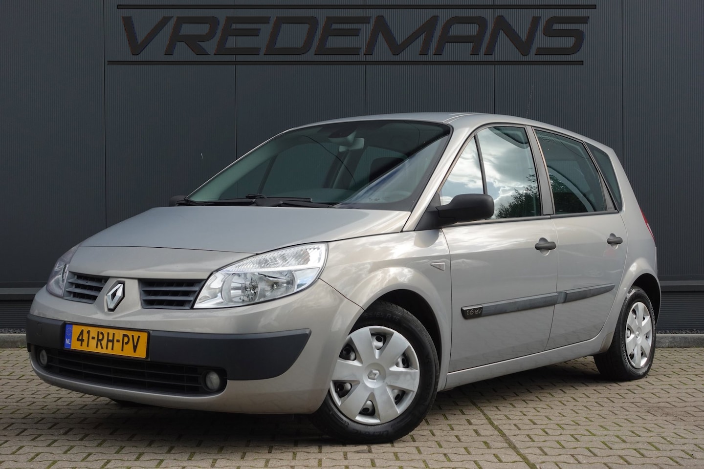 Renault Scénic - 1.6-16V Privilège Comfort 1.6-16V Privilège Comfort - AutoWereld.nl