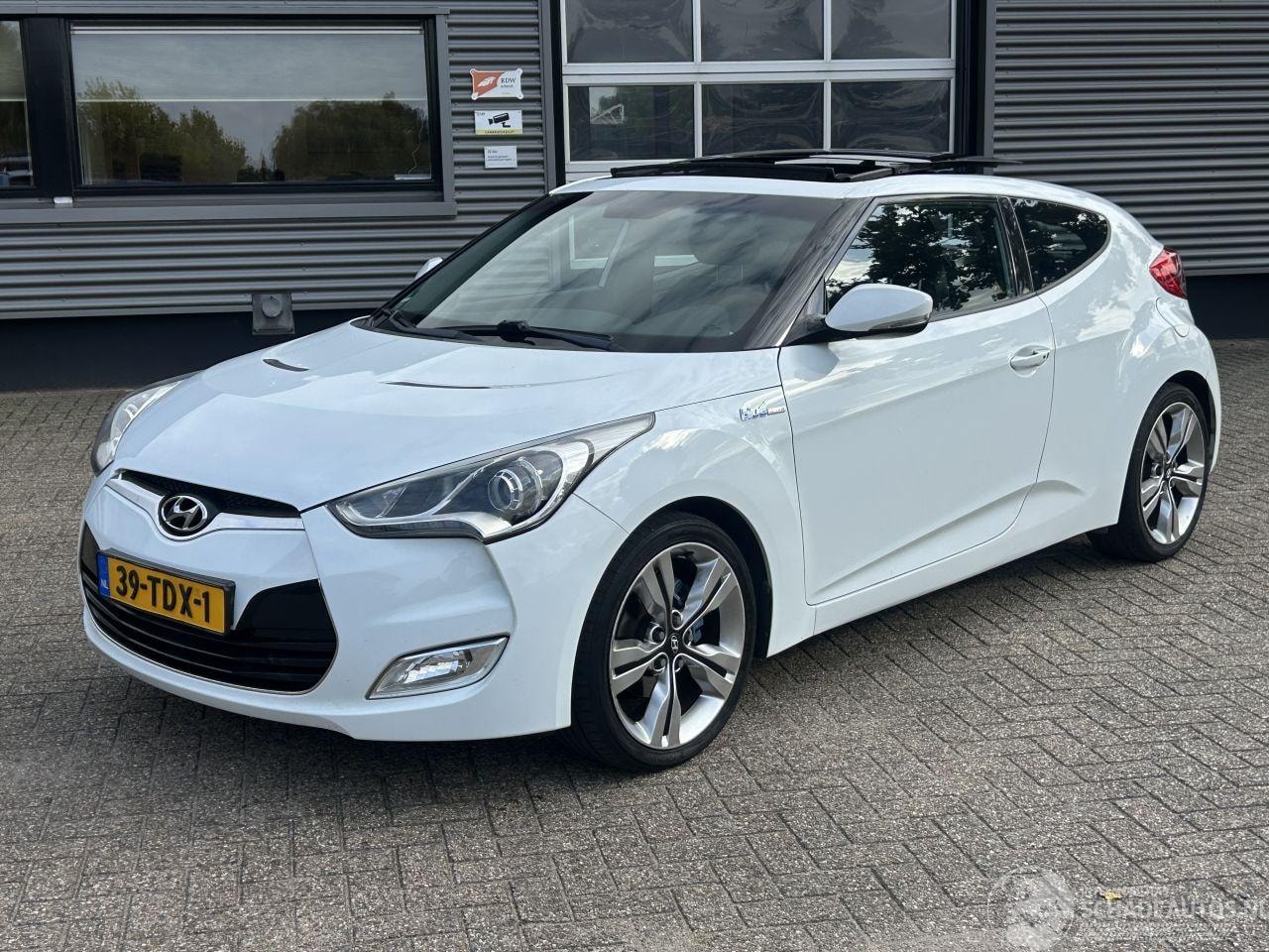 Hyundai Veloster - 1.6 GDI i-Catcher 1.6 GDI i-Catcher - AutoWereld.nl