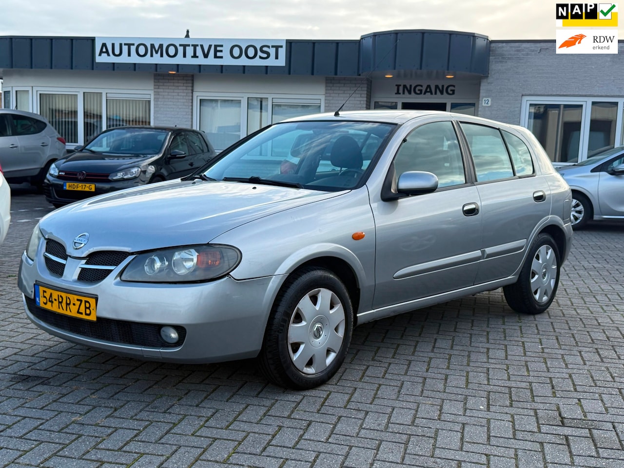 Nissan Almera - 1.8 Acenta Automaat|Airco|Trekhaak! - AutoWereld.nl