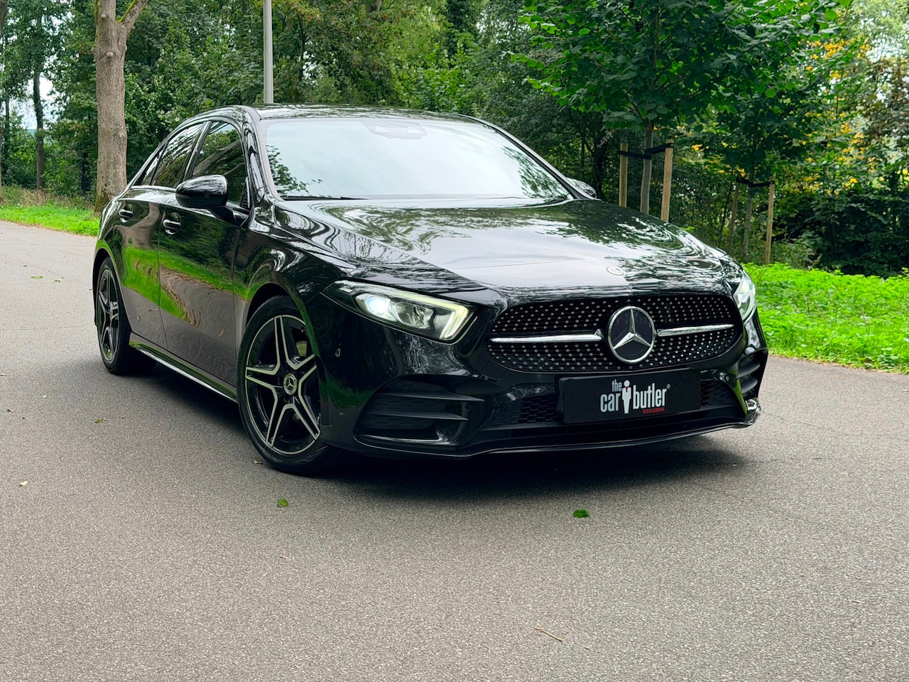 Mercedes-Benz A-klasse - 200 | AMG Line | Business Solution | NL auto | Pano | Night | Sfeer | MBUX | Camera | Carp - AutoWereld.nl