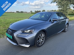 Lexus IS - 300h Facelift (Nw beurt + nw HHC) Xenon