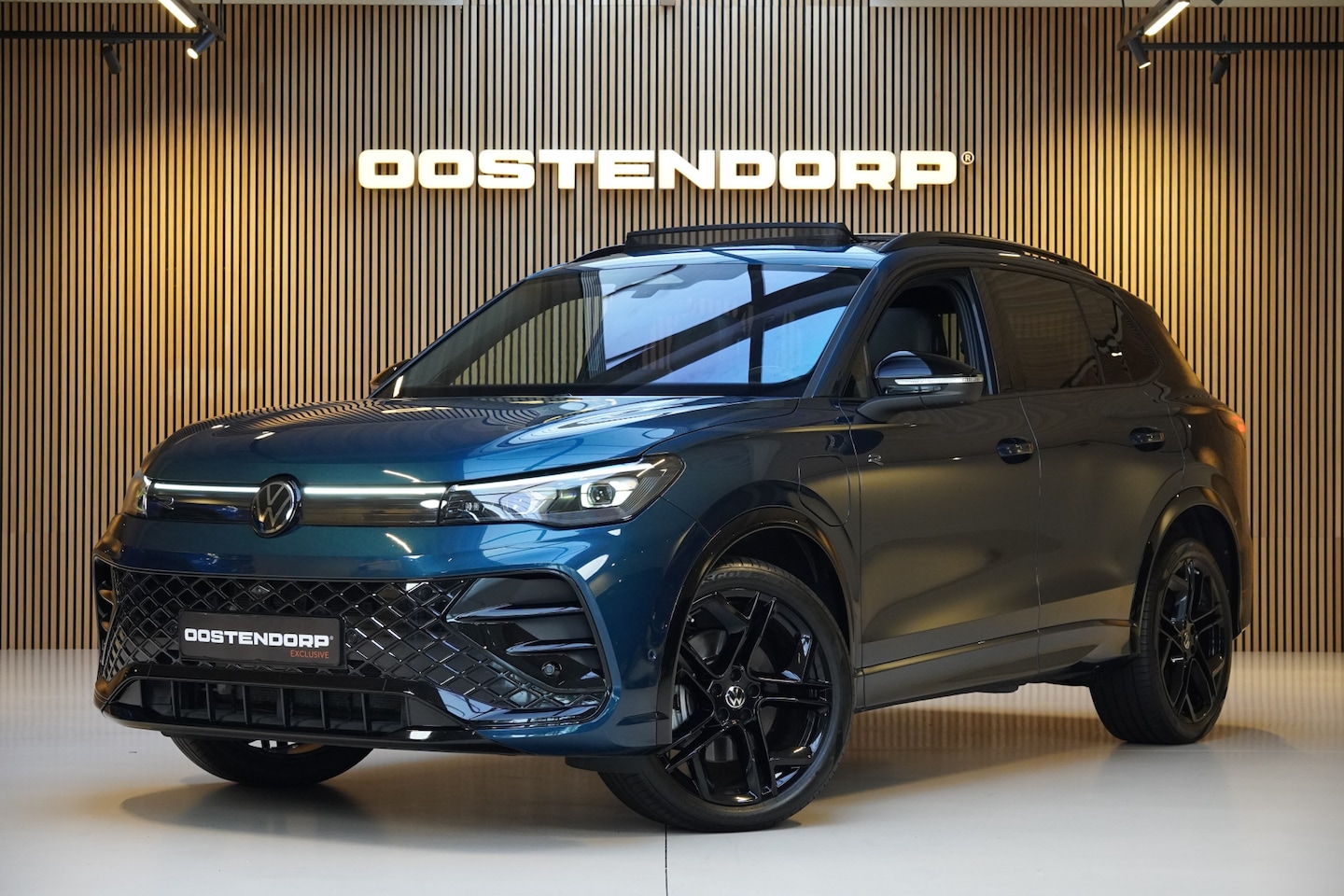 Volkswagen Tiguan - 1.5/272pk eHybrid R-Line Blackstyle|2025|Panoramadak|H&K|Leer+Memory+Ventilatie|20"Black|T - AutoWereld.nl