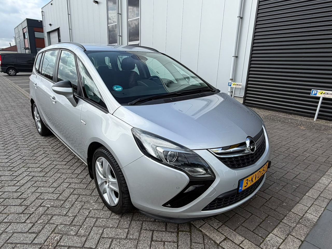Opel Zafira Tourer - 1.4 Edition AUTMAAT Navigatie | Climate Control | 2 Sleutels | - AutoWereld.nl