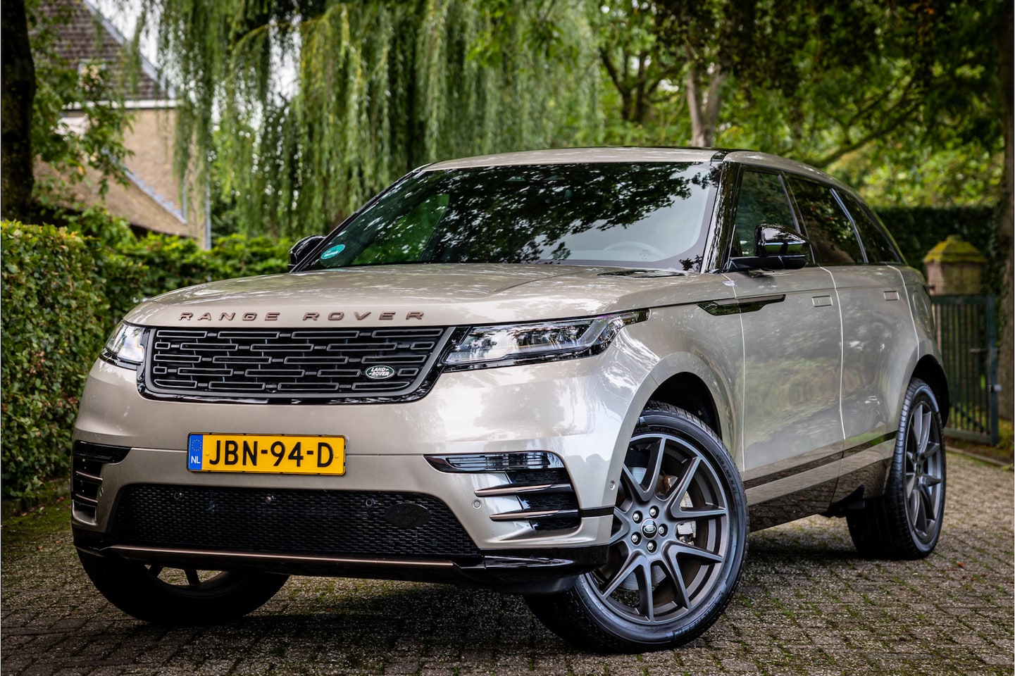 Land Rover Range Rover Velar - 2.0 P400e AWD Autobiography ACC Stoelventilatie Meridian Surround 21" - AutoWereld.nl