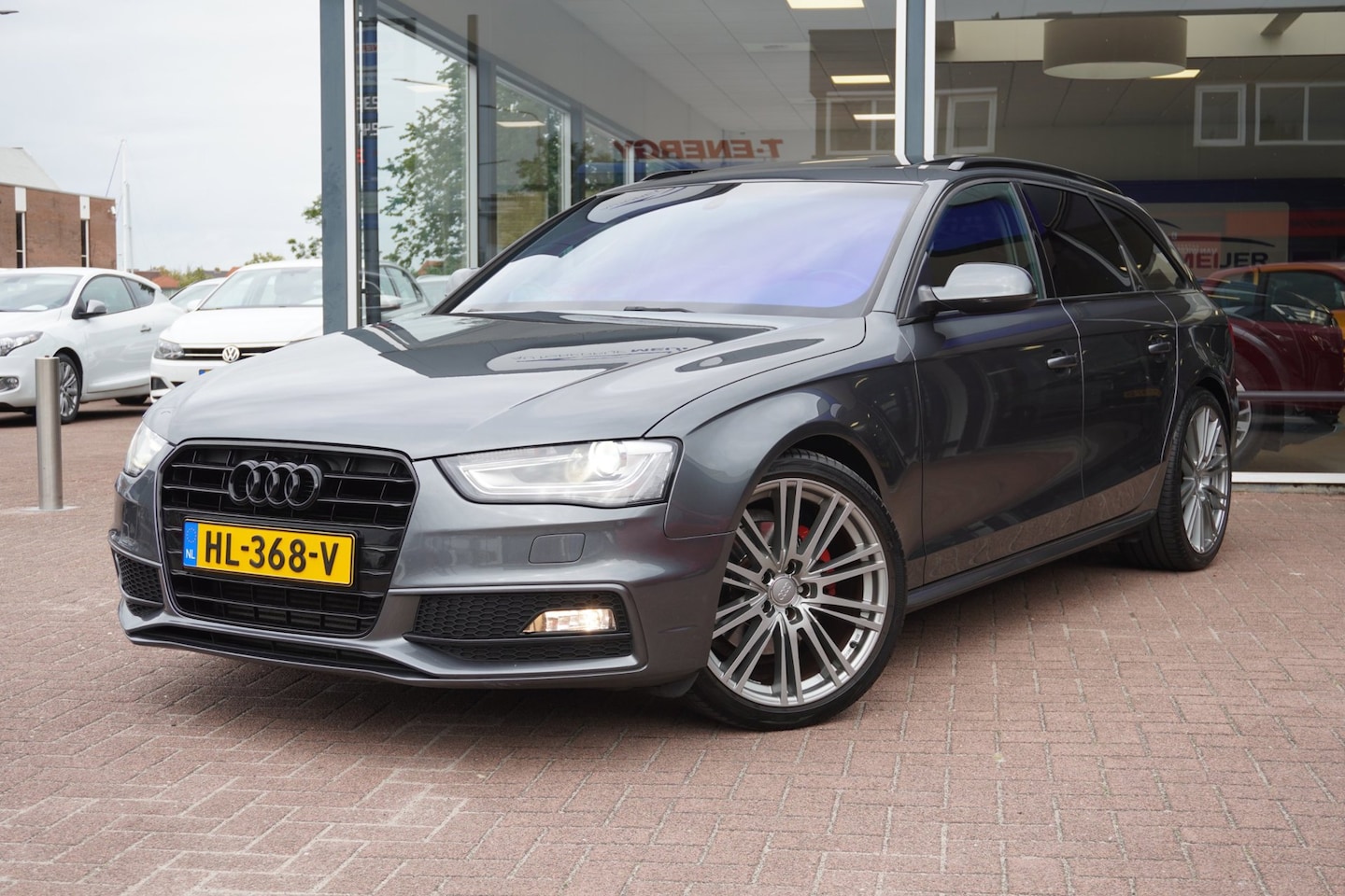 Audi A4 Avant - 1.8 TFSI S Edition Automaat | Airco | Navigatie | 18 inch | Vol opties | Elek. Pakket | In - AutoWereld.nl