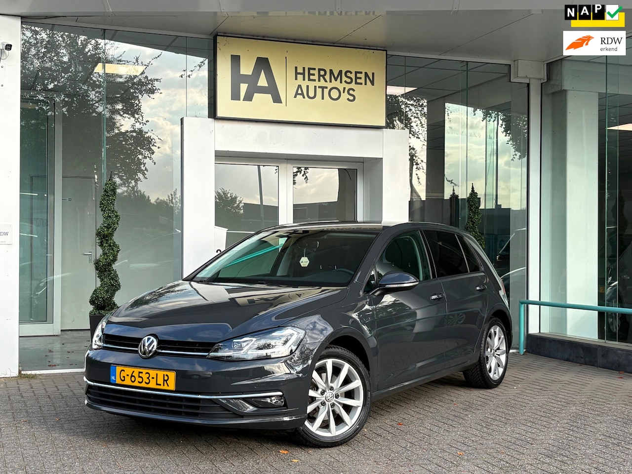 Volkswagen Golf - 1.5 TSI Highline|NL Auto|Virtueel|ACC| - AutoWereld.nl