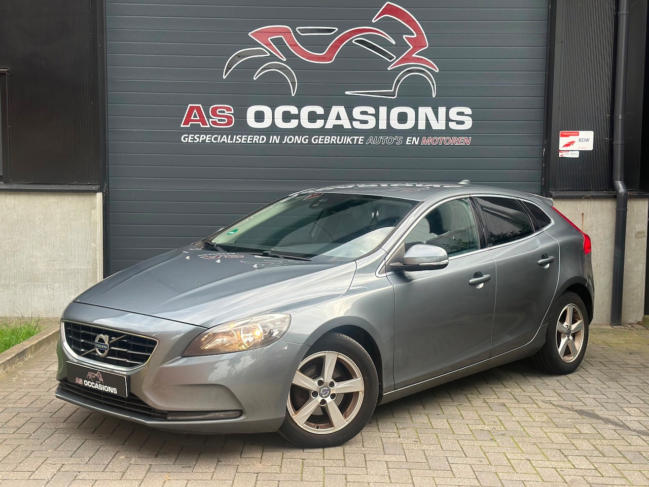 Volvo V40 - 2.0 D2 EURO 6 - Cruise - Navi - Airco - AutoWereld.nl