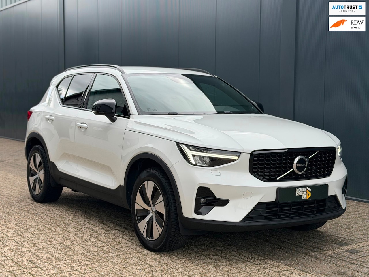 Volvo XC40 - 1.5 T4 Plug-in hybrid Black Optic | StoelVW | Trekhaak - AutoWereld.nl