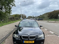 BMW 3-serie Touring - 318i High Executive
