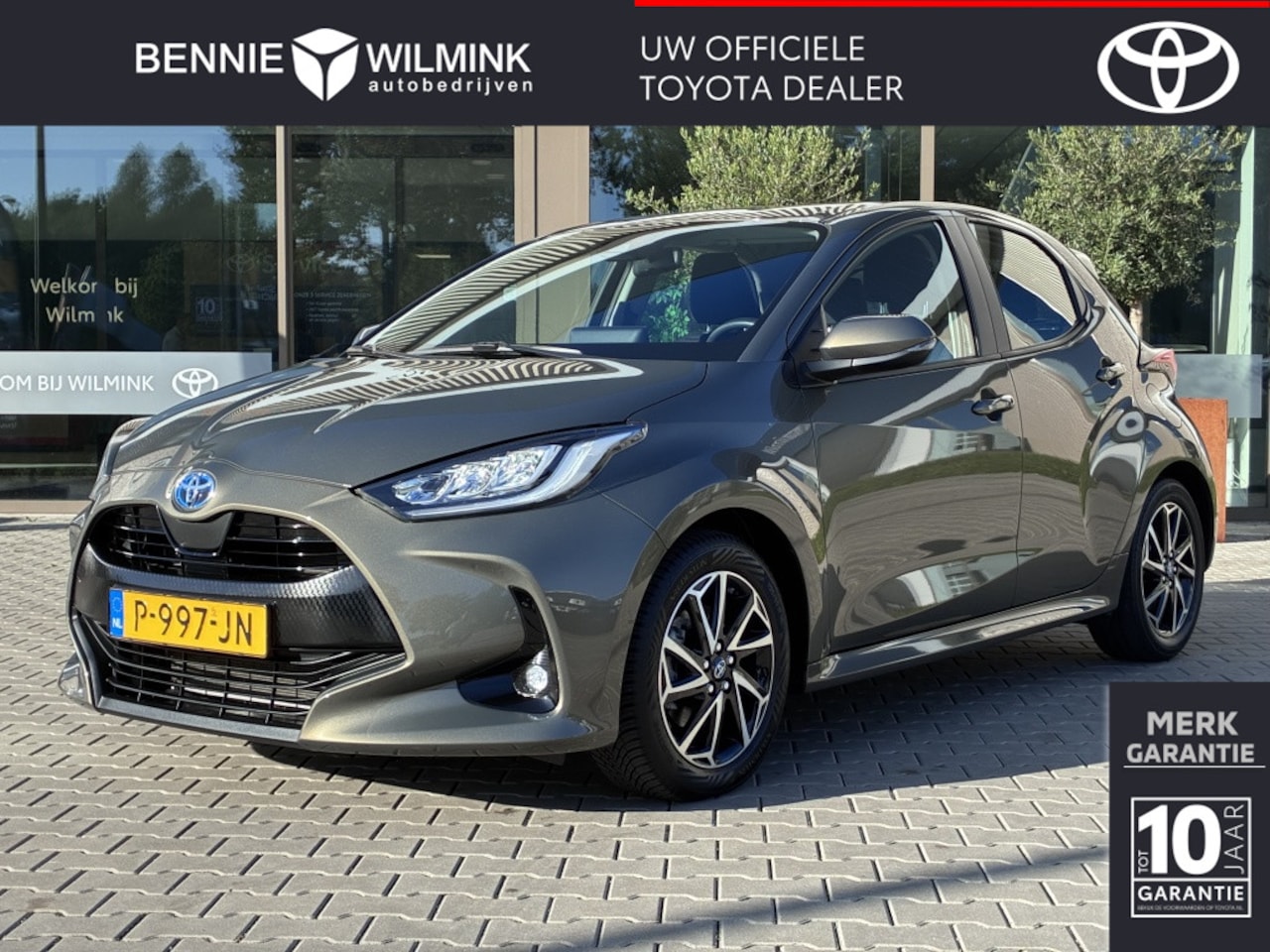Toyota Yaris - 1.5 Hybrid Dynamic | Trekhaak | Carplay | Keyless - AutoWereld.nl