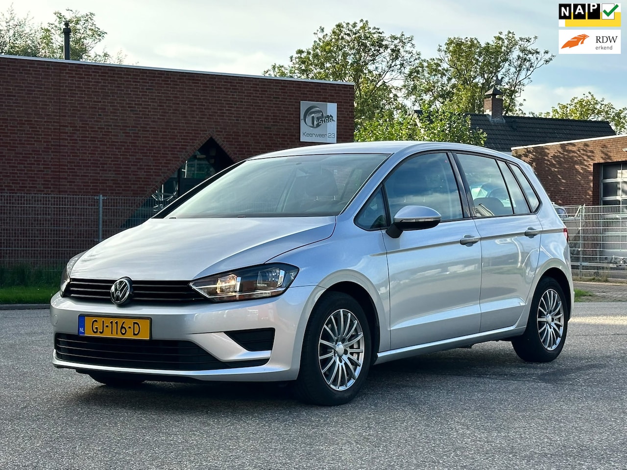 Volkswagen Golf Sportsvan - 1.2 TSI Trendline Automaat*1e Eigenaar*Navigatie*Cruise*Airco*Trekhaak*Dealer onderhouden* - AutoWereld.nl