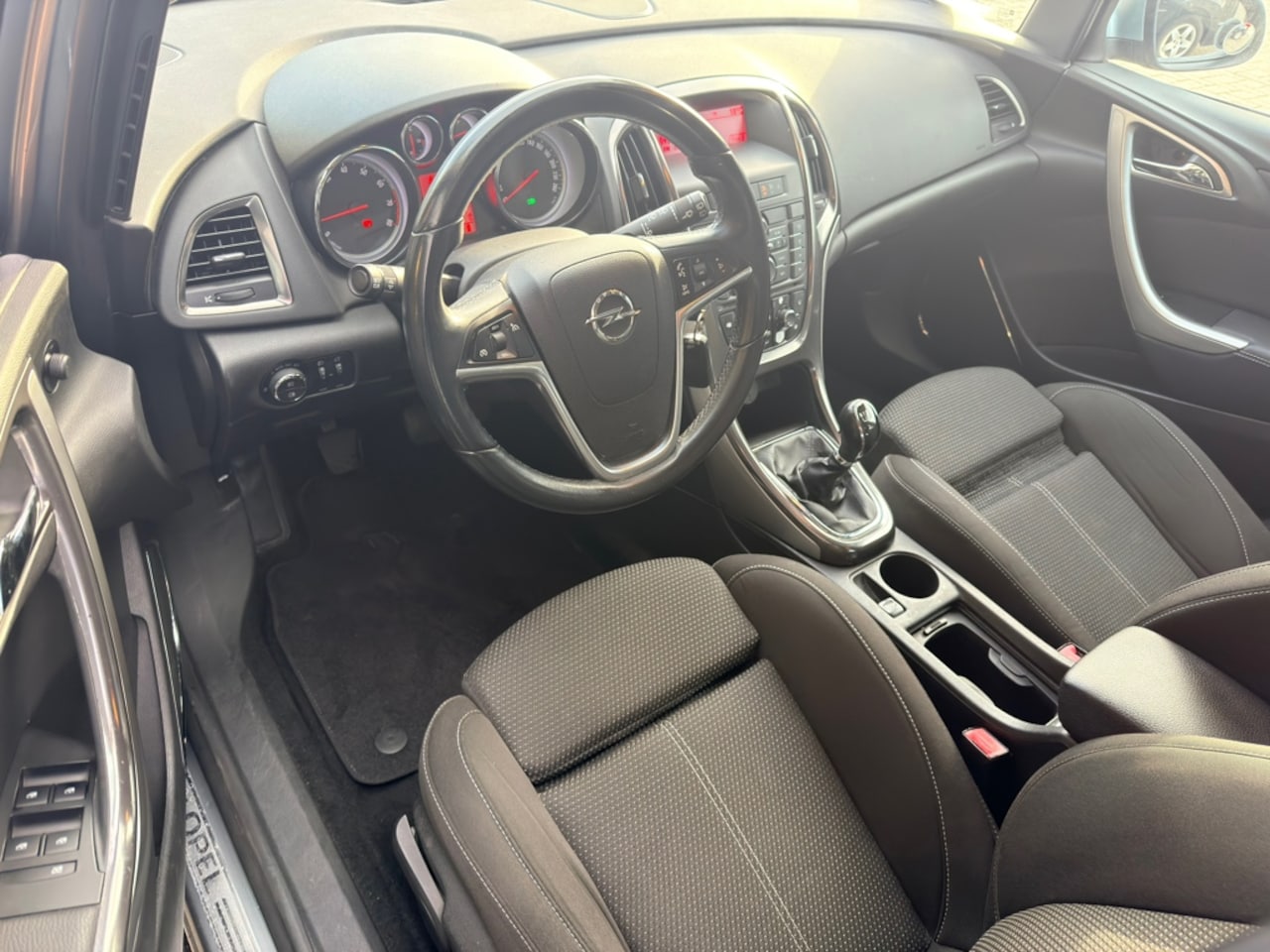 Opel Astra - 1.6 Cosmo PARKEERSENSOR/AIRCO - AutoWereld.nl