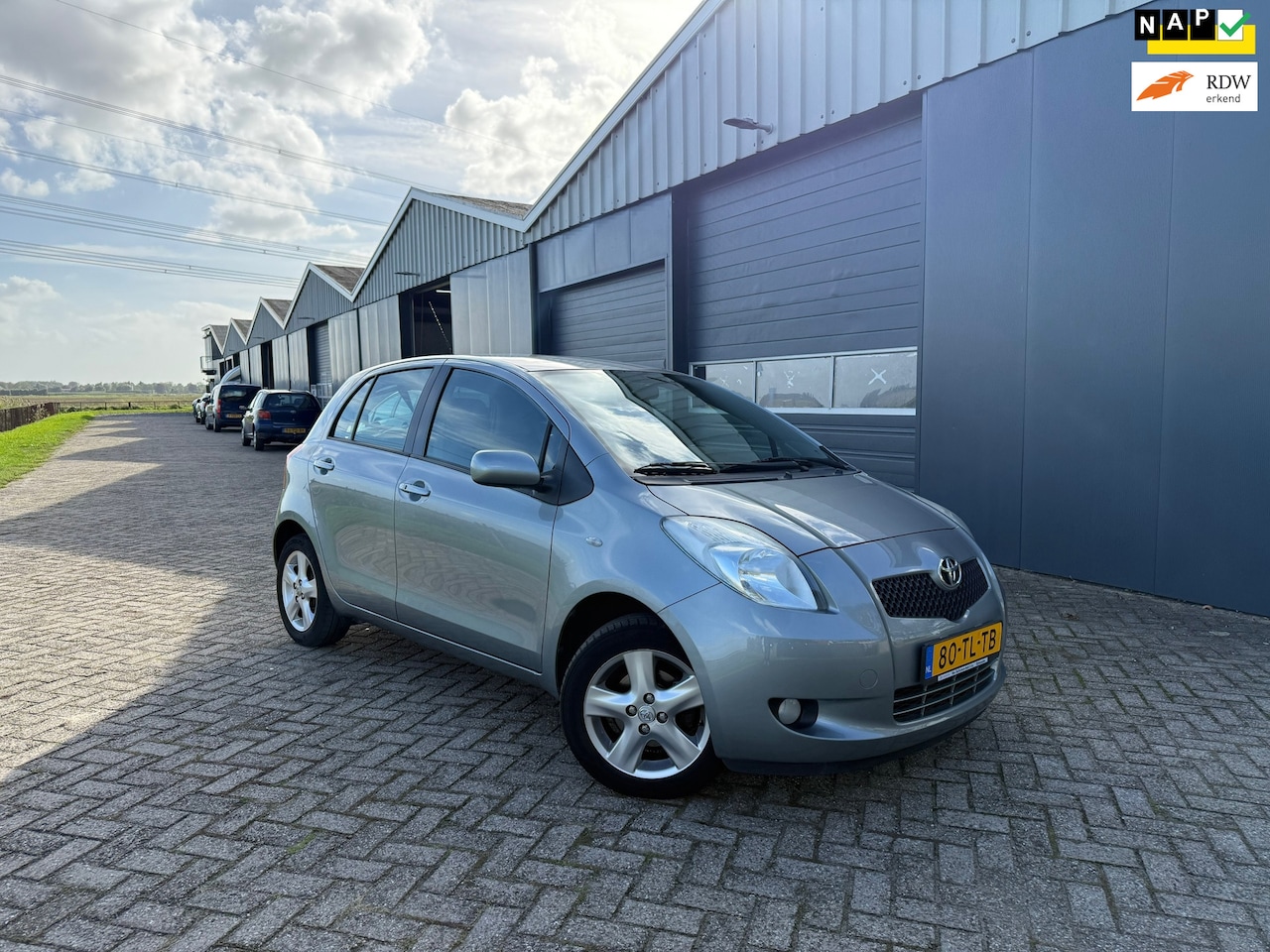 Toyota Yaris - 1.3 VVTi Luna Keyless Entry&Go/2eEigenaar/AC - AutoWereld.nl