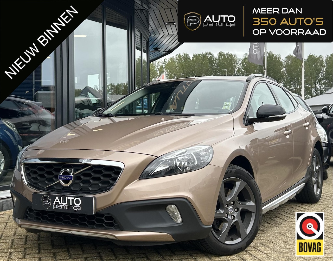 Volvo V40 Cross Country - 1.6 T4 Summum 179PK | NL AUTO | NAP | Lederen Bekleding | Achteruitrijcamera | Climate Con - AutoWereld.nl