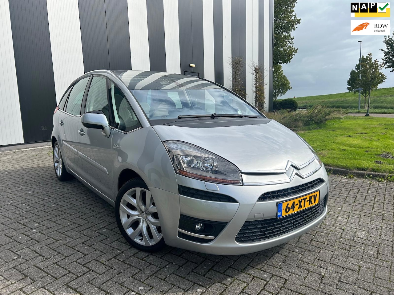 Citroën C4 Picasso - 2.0-16V Exclusive Automaat-Nieuwstaat-Nw APK-Bomvol opties - AutoWereld.nl