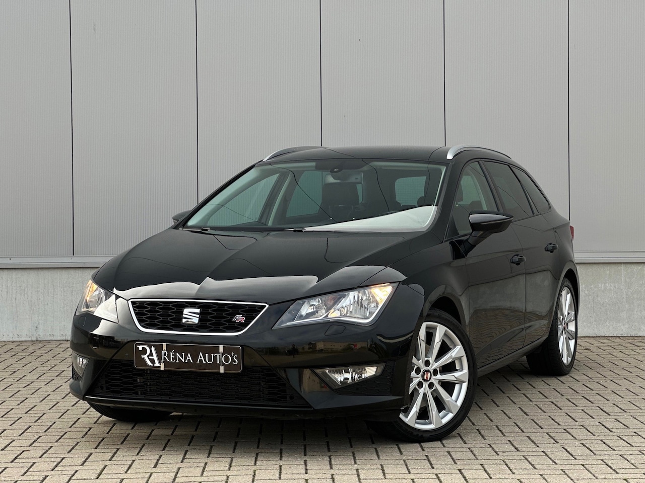 SEAT Leon ST - 1.8 TSI FR / 180PK / DSG / Automaat / Stoelverw. / Cruise / - AutoWereld.nl