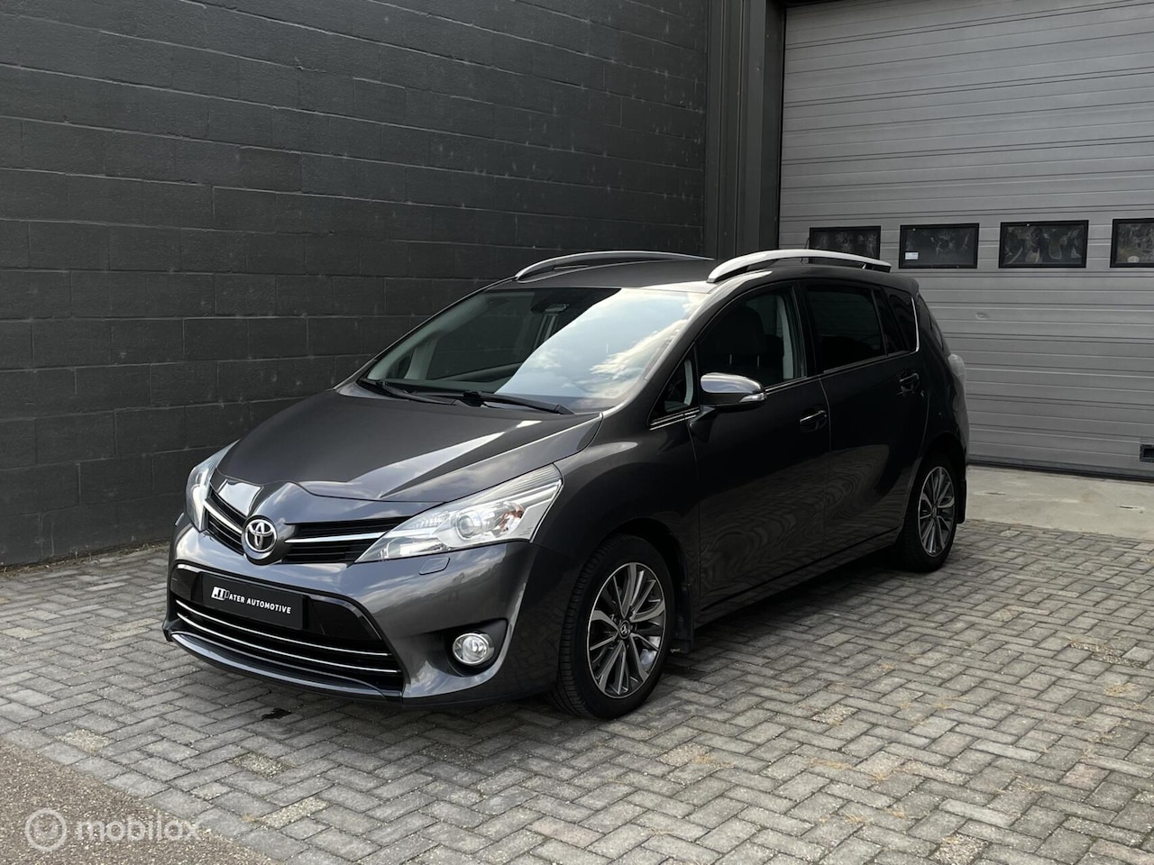 Toyota Verso - 1.8 VVT-i CVT Automaat | 7-Persoons | Trekhaak | Navi | Lichtmetaal | - AutoWereld.nl