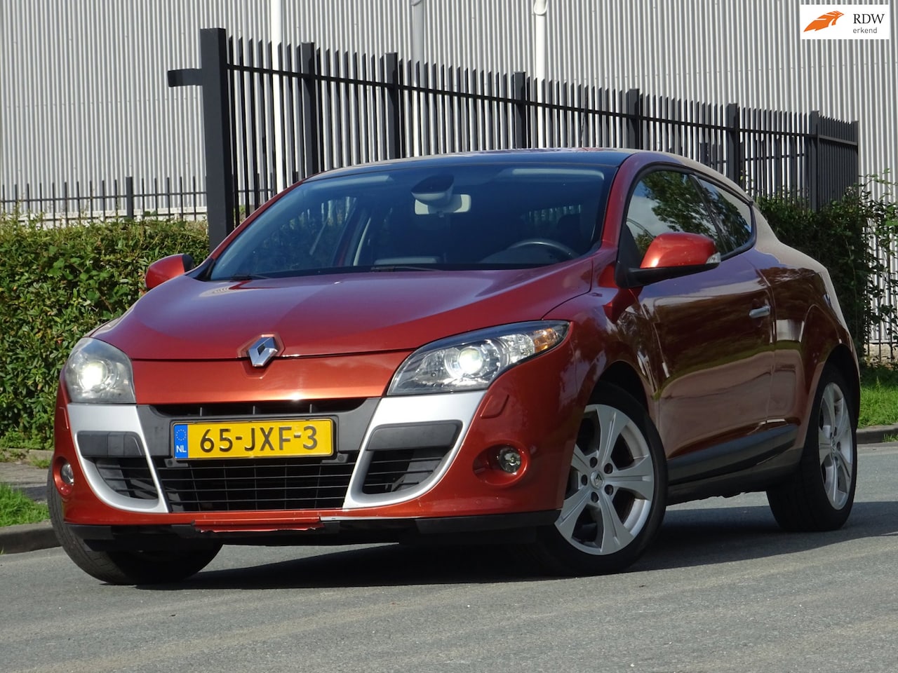 Renault Mégane Coupé - 1.6 Sélection Business Sport PANORAMA - AutoWereld.nl