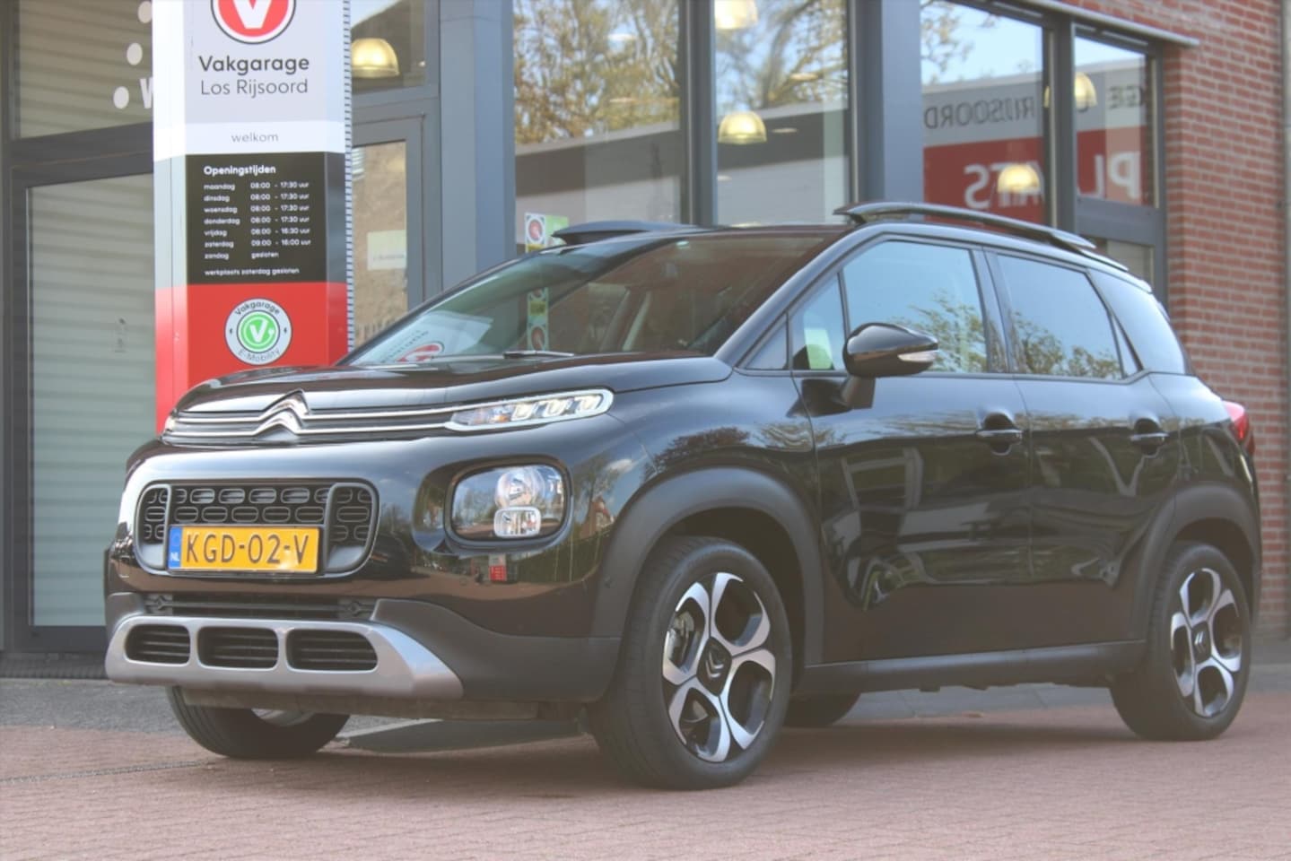 Citroën C3 Aircross - 1.2 PureTech Aut. *Shine* | Carplay | Camera | Cruise & Climate Control | PDC | Navigatie - AutoWereld.nl
