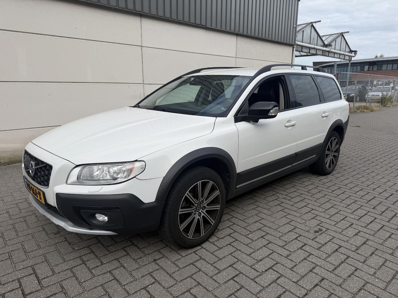 Volvo XC70 - 2.0 D4 FWD Summum LEER / TREKHAAK / CRUISE CONTROLE / EURO 6 - AutoWereld.nl
