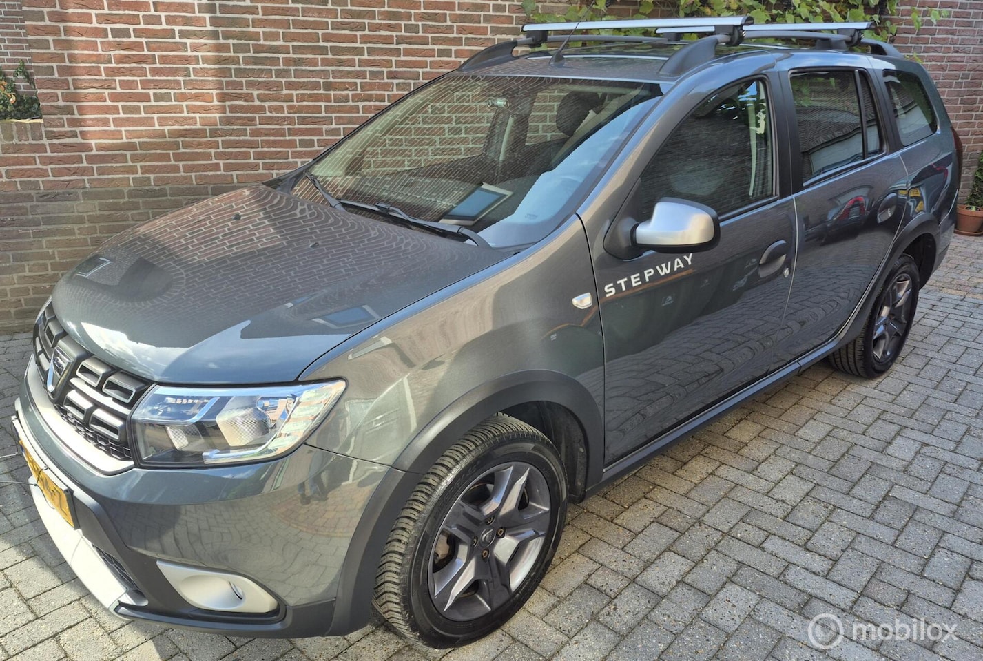 Dacia Logan MCV - 0.9 TCe Stepway 2017 AUTOMAAT! Camera/Cruise - AutoWereld.nl