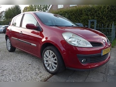 Renault Clio - 1.2 TCE Spec. Rip C.Zeer netjes