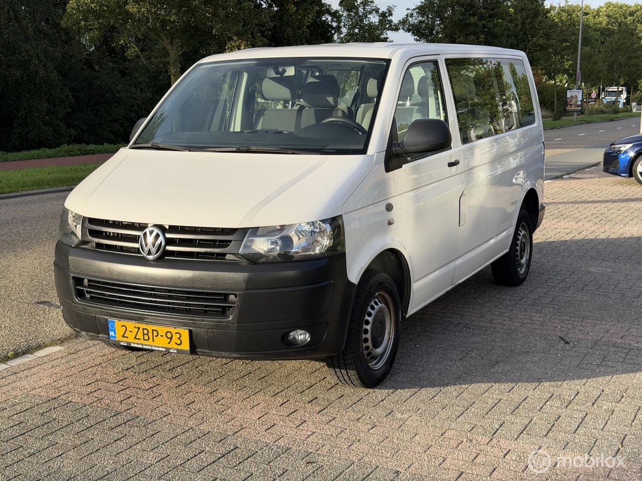 Volkswagen Transporter Kombi - 2.0 Benzine / 9-PERSOONS - AutoWereld.nl