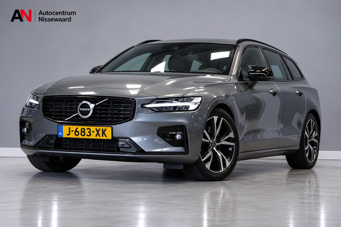 Volvo V60 - 2.0 B3 R-Design |Carplay|Harman kardon| - AutoWereld.nl