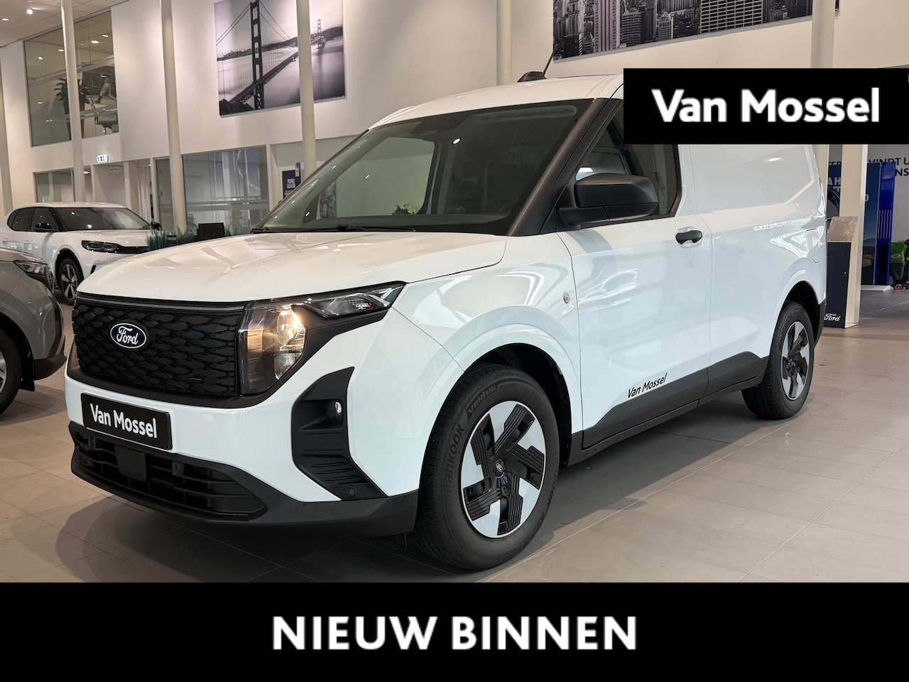 Ford Transit Courier - E-Transit Trend | VANAF €24.545,- !!! | ACHTERUITRIJ CAMERA | TREKHAAK | - AutoWereld.nl