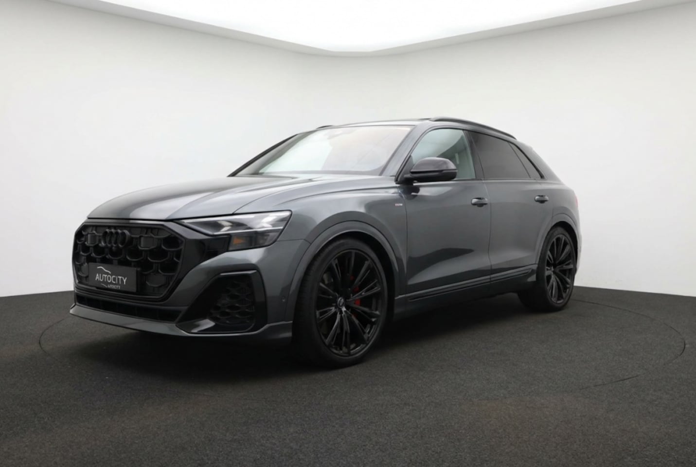 Audi Q8 - 60 TFSI e-hybrid quattro S Line Competition l AWD Besturing l B&O l HUD l Trekhaak l Alcan - AutoWereld.nl