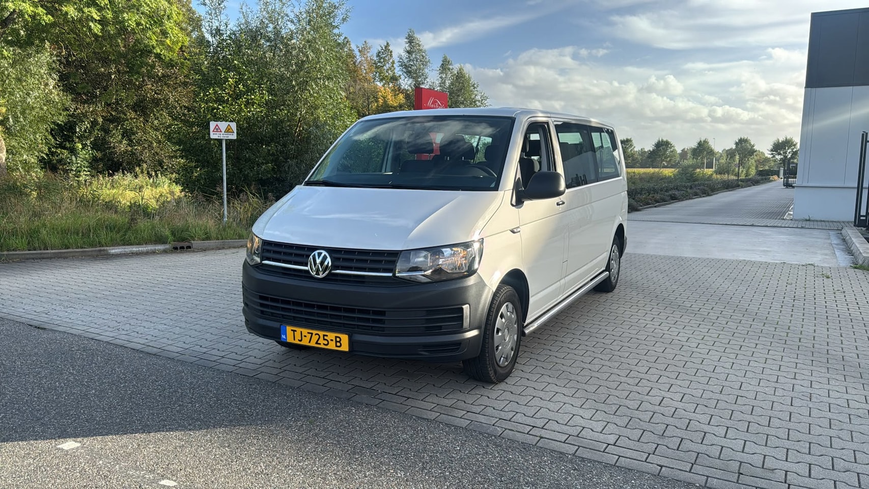 Volkswagen Transporter Kombi - 2.0 TDI L2H1 LANG 9 PEROONS NW MODEL WIT 2018 - AutoWereld.nl