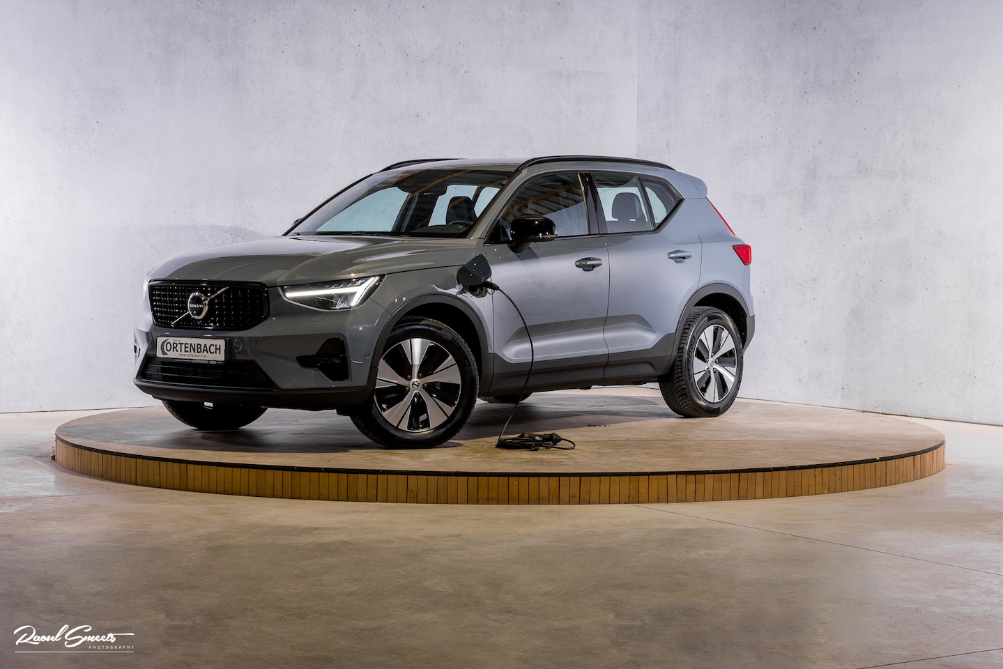 Volvo XC40 - 1.5 T4 Plug-in hybrid Plus Dark | Adaptieve cruise | Memory | Blis | Harman Kardon | - AutoWereld.nl